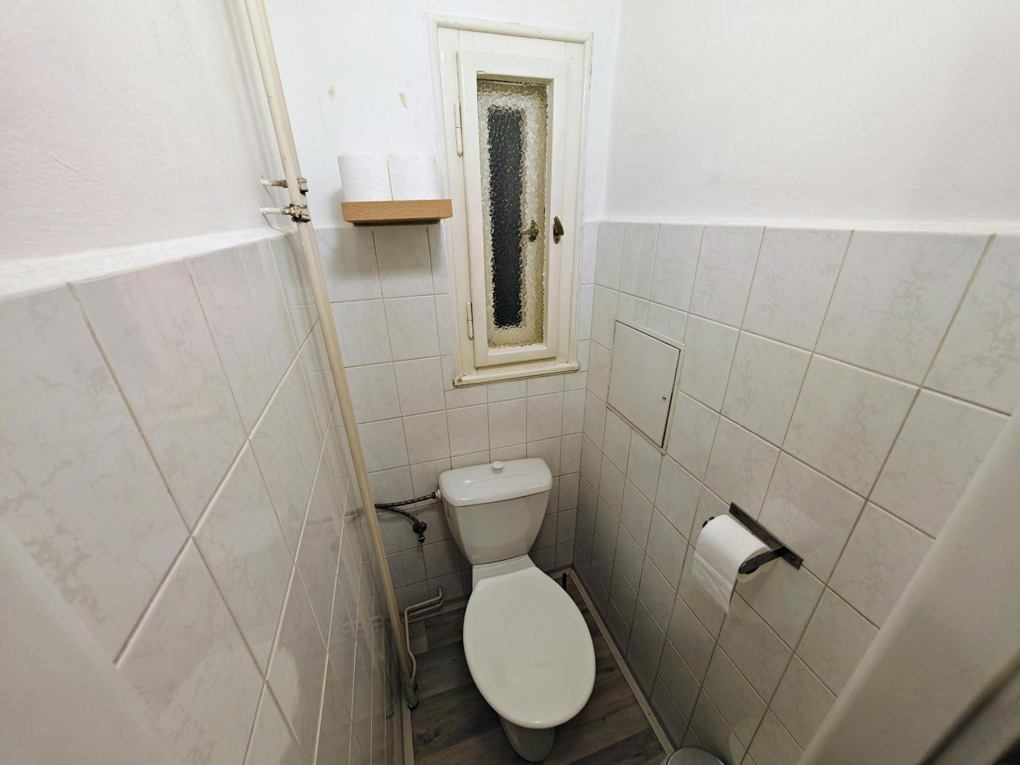 Flat In Zizkov With Free Underground Parking -501- *