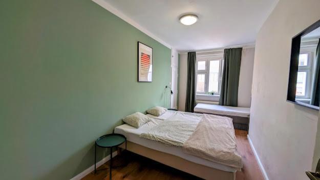 Flat In Zizkov With Free Underground Parking -501- Appartamento *